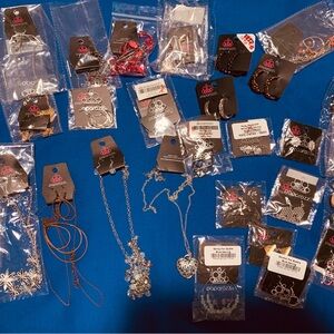 28 pice lot- Paparazzi Mixed Color Earrings and necklaces